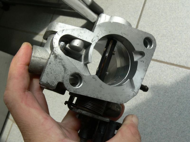 DrosselklappengehÃ¤use nach Ultraschallbad
