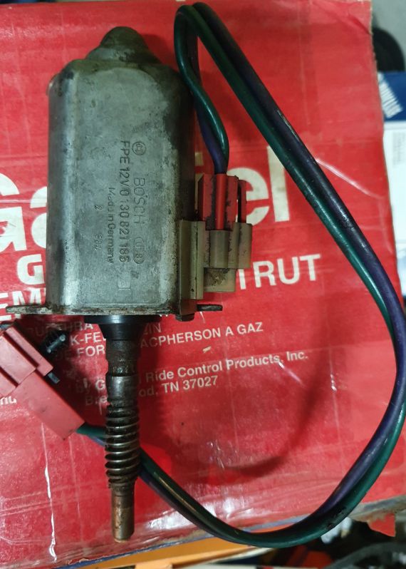 Bosch Fensterhebermotor
Fensterhebermotor vom J-Body Cabrio
