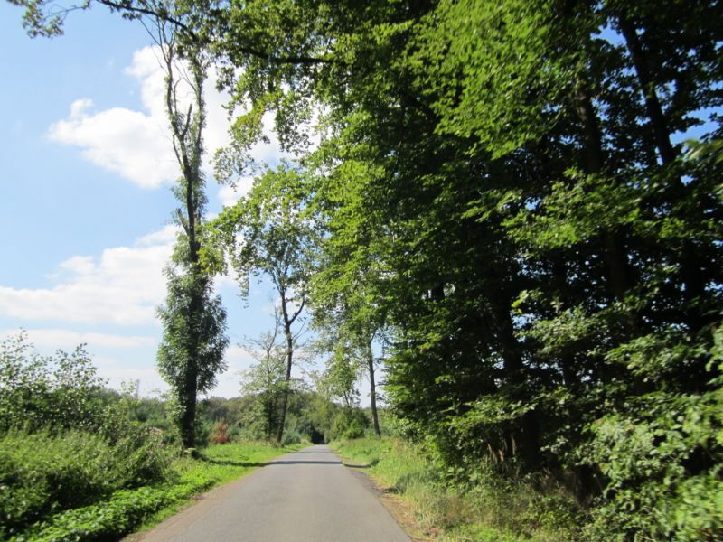 Zum Schloss Linnep
NRW-Stammtisch August 2012
Ausfahrt durch das Angerland & Ruhrtal
