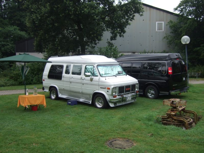 Alte Benkannte. Peter und Ingrid brachten mal was neues mit.
Dinotreffen 2012
