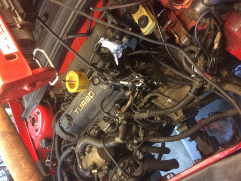 Getriebeaustausch 2.2l T2 Handschaltgetriebe
Kurz vor dem Abtrennen
Jede Menge Arbeit...
Schlüsselwörter: Getriebe;Schaltgetriebe;Getriebeausbau