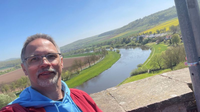 Besichtigung der Burgruine in Polle
Weser-Bergland Tour 25. April 2026
Bodenwerder - Rühler Schweiz - Burgruine Polle - Schloss Hämelschenburg
Schlüsselwörter: Saisoneröffnung;2026;Weser-Bergland;Tour;Hannover