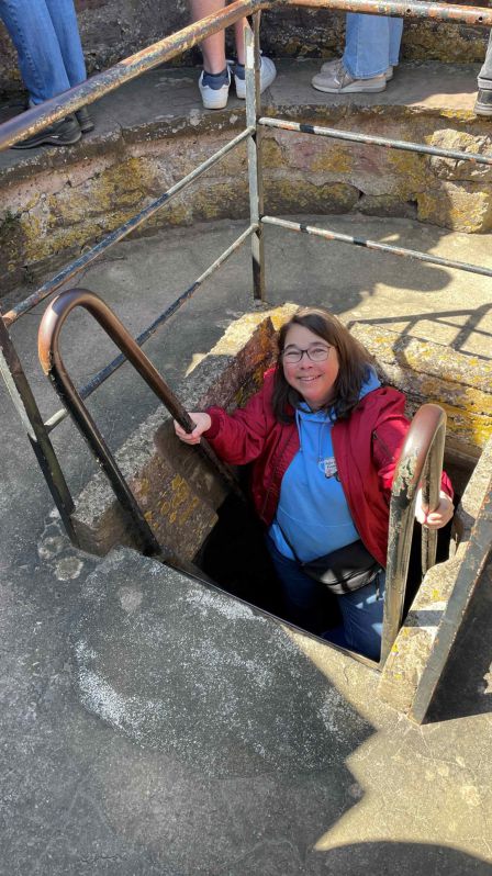 Besichtigung der Burgruine in Polle
Weser-Bergland Tour 25. April 2026
Bodenwerder - Rühler Schweiz - Burgruine Polle - Schloss Hämelschenburg
Schlüsselwörter: Saisoneröffnung;2026;Weser-Bergland;Tour;Hannover