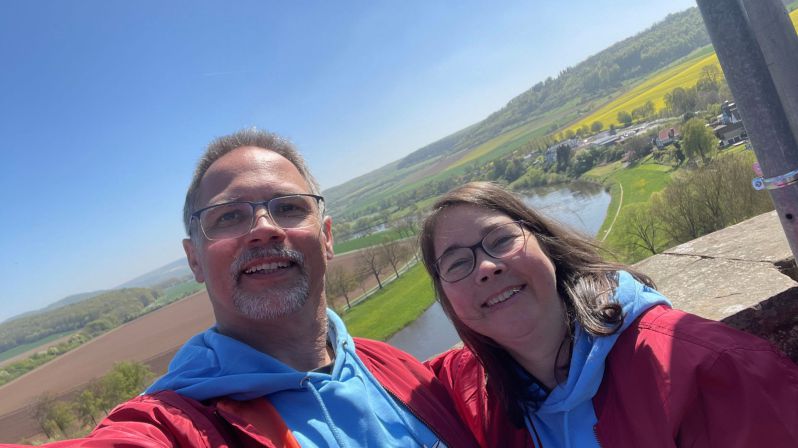 Die Tourguides -Claudia & Andreas (xedos) ;)
Weser-Bergland Tour 25. April 2026
Bodenwerder - Rühler Schweiz - Burgruine Polle - Schloss Hämelschenburg
Schlüsselwörter: Saisoneröffnung;2026;Weser-Bergland;Tour;Hannover