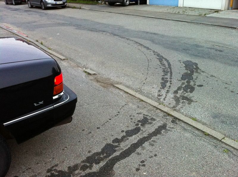 KÃ¼hlwasserproblem VIII
So sieht die "Spur" nach der heutigen Mini-Testfahrt aus! Sifft immer noch, aber nicht mehr so heftig...;-(
Schlüsselwörter: KÃ¼hlwasserproblem, WaPu, O-Ring,