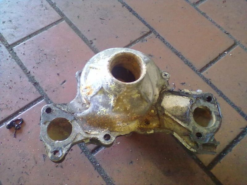 Wasserpumpendeckel V6 Bj.90
Das ist das Teil, das ich suche!
