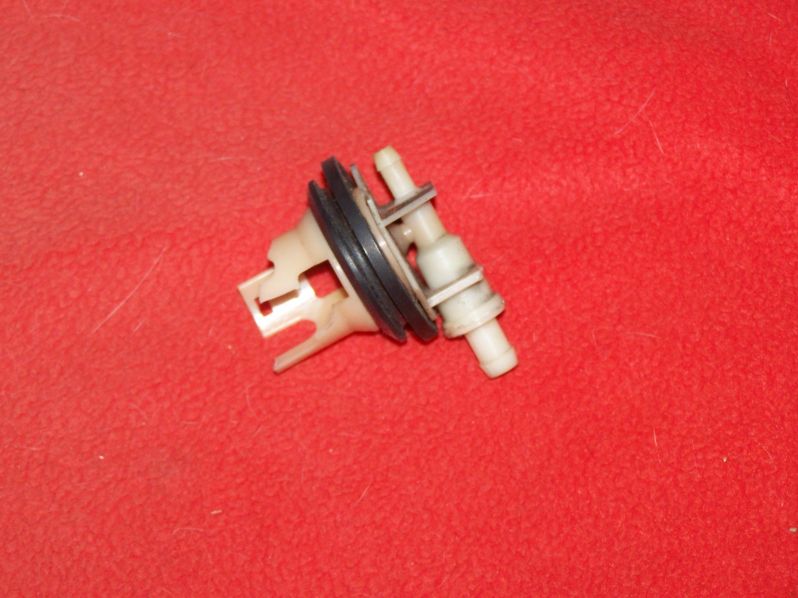 Mein defektes Plastikteil (3)
siehe Bild 1
