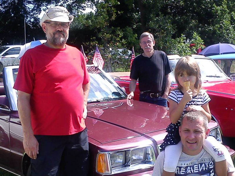 US-Cars und Oldtimer-Treffen in Bredeneek 09.08 2015
Forumsmitglieder Jens Ernst & Joachim
Schlüsselwörter: Bredeneek