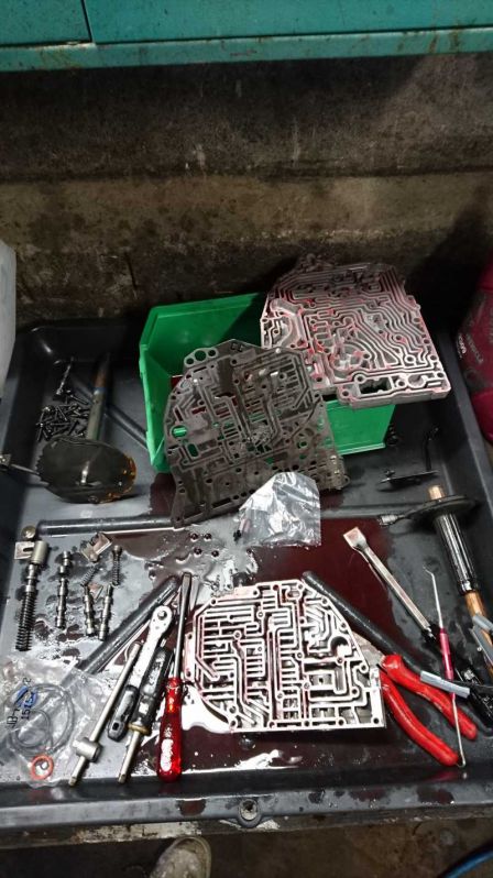 Die zerlegte Ventilbox
