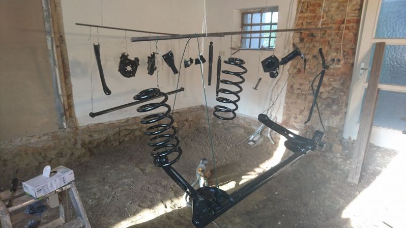 Hinterachse lackiert in der KÃ¼che ;-)
