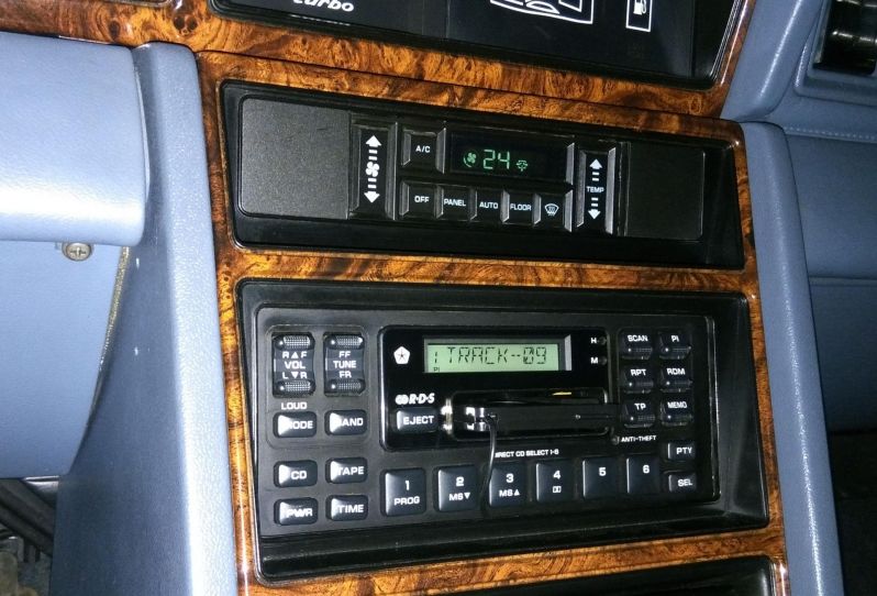 Radio Chrysler Stratus
Schlüsselwörter: Radio;Stratus;CD-Wechsler