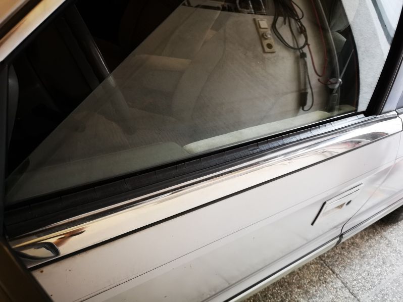 Saratoga_Vorne
Schlüsselwörter: Fensterdichtung "unten"