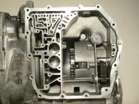 Übersetzung unter dem hinteren Getriebedeckel